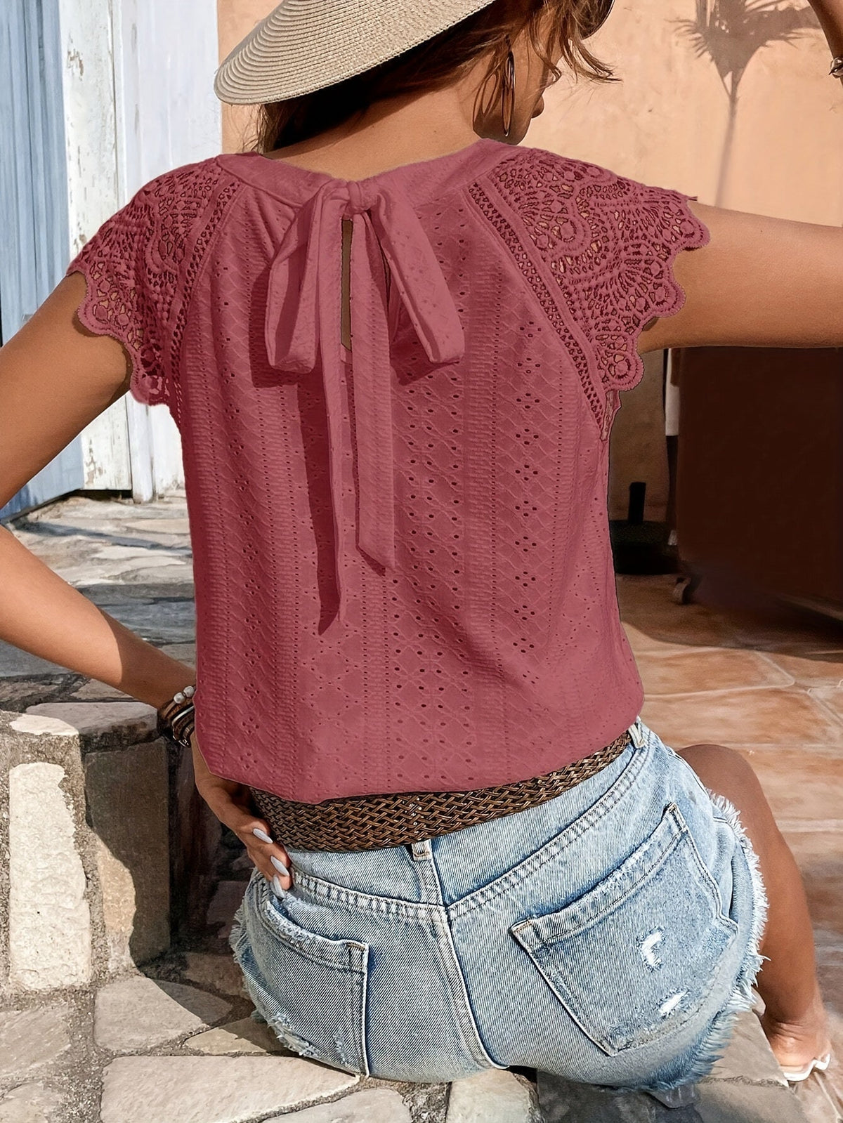 Sara™ | Kortærmet top med snøredetalje