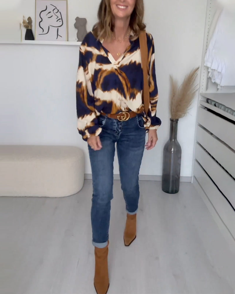 Sofie | Løs bluse med kunstnerisk mønster